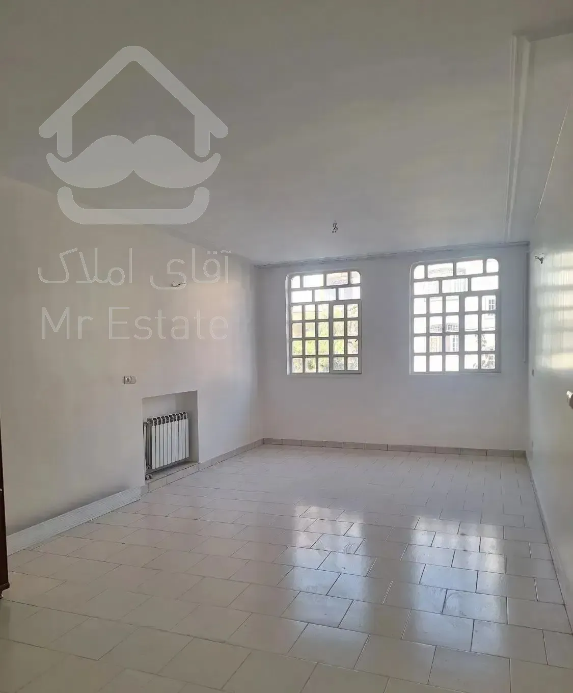 آپارتمان ۱۳۵ متری دو خوابه طبقه اول بلوارگلاب
