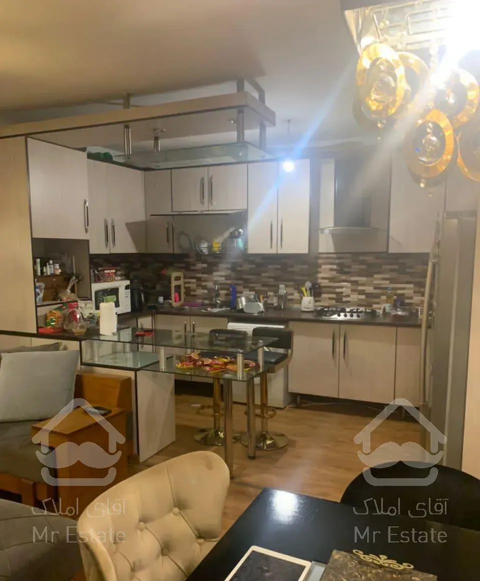 ٨٦ متر ٢ خواب اشرفی اصفهای ٢٢ بهمن