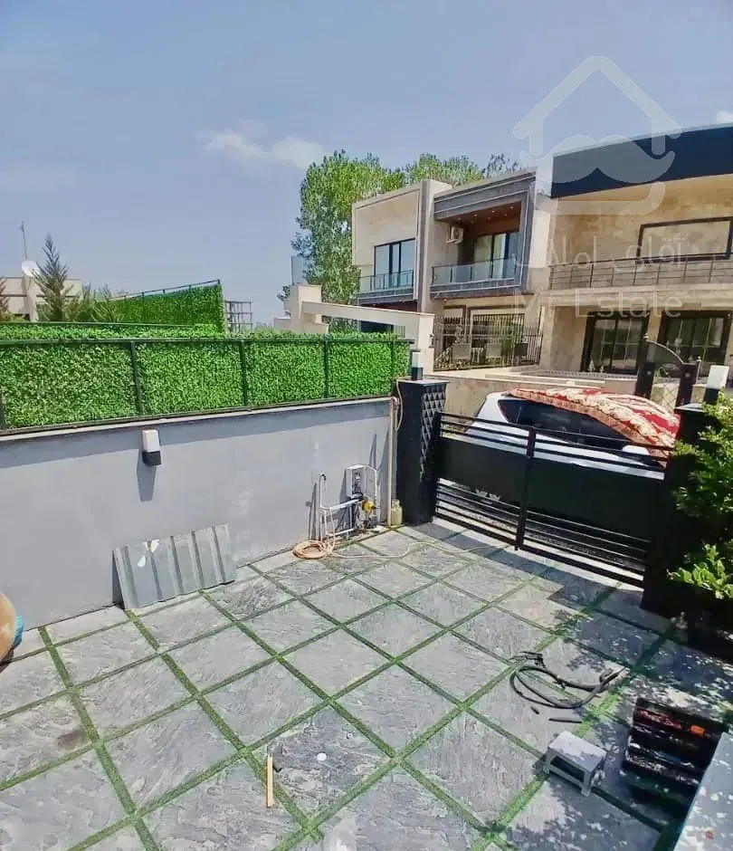 رهن ویلافلت۱۴۰متری شهرکی مبله در بالادست جاده