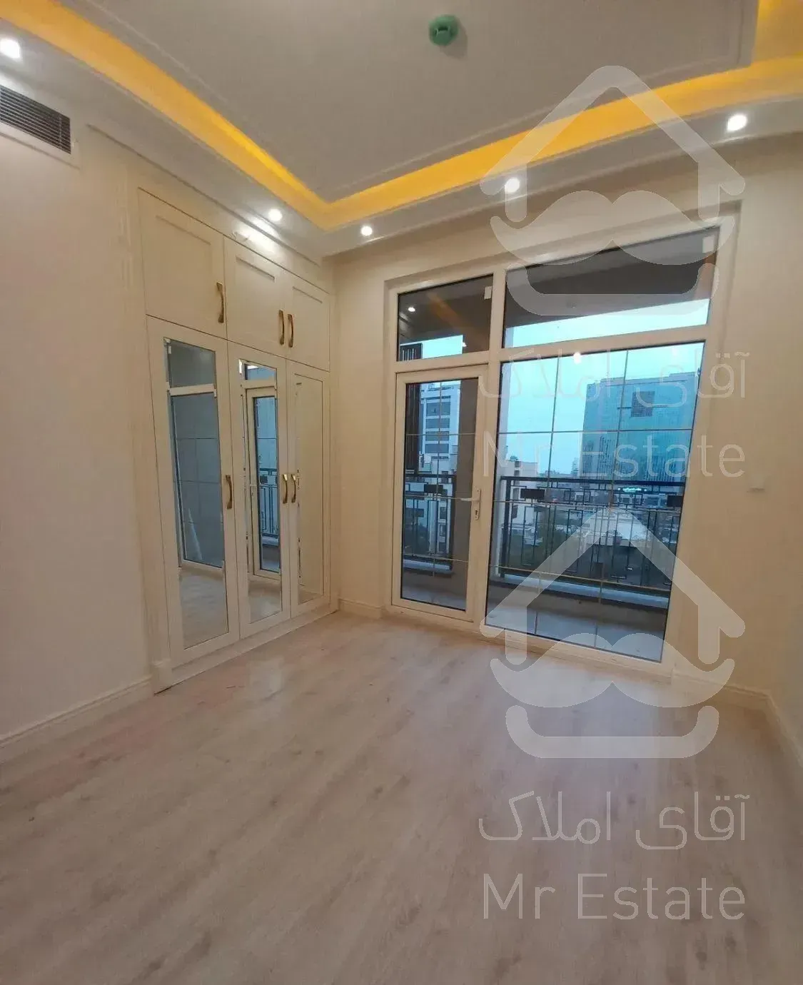 180مترنوسازکلیدنخورده//میرداماد/2پارکینگ سندی