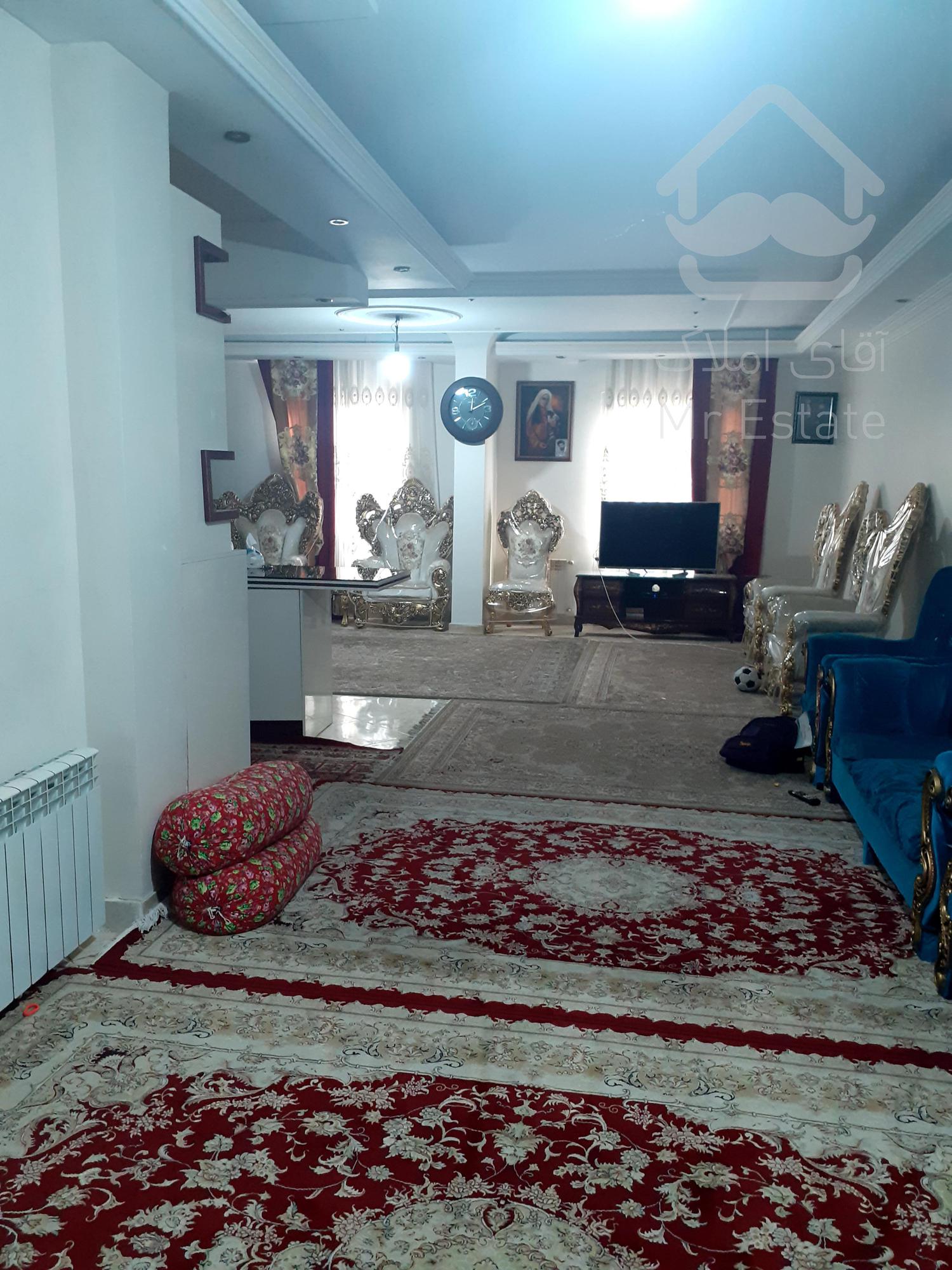 خرید و فروش آپارتمان ۹۸متری خوش نقشه غرق نور سروآزاد دریاچه چیتگر شهرک گلستان غربی