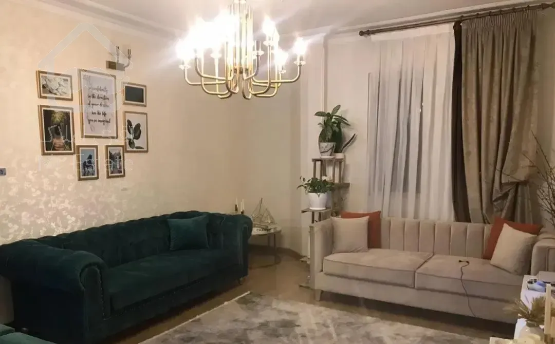 ۷۵ متر ۲ خواب رو به کوچه طبقه۳