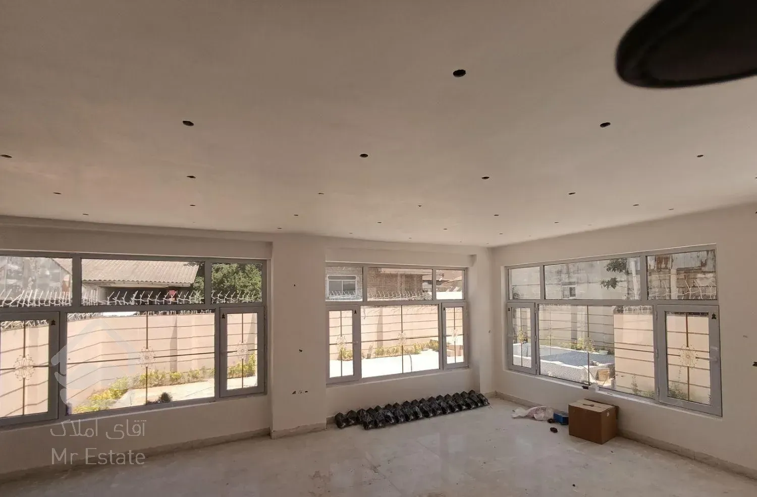 فروش خانه ویلایی ۱۲۰ متری ۳ خوابه استخر دار