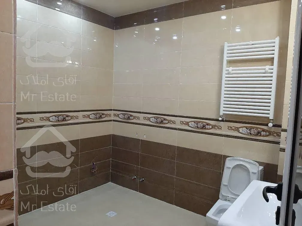 ۲۰۵متر آپارتمان نوساز صادقیه فردوس شرق