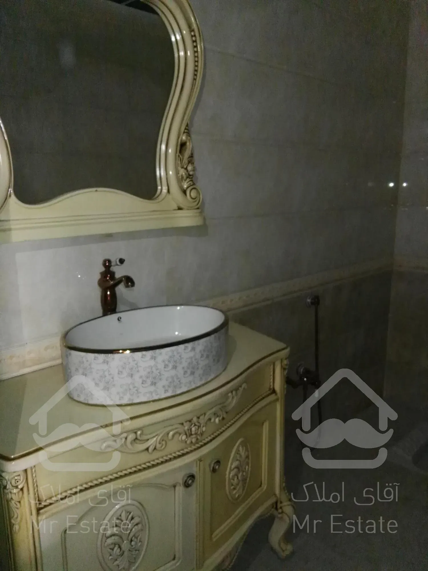 اجاره آپارتمان تکواحدی نوساز ۲۵۰ متری کاشانی گلستانها