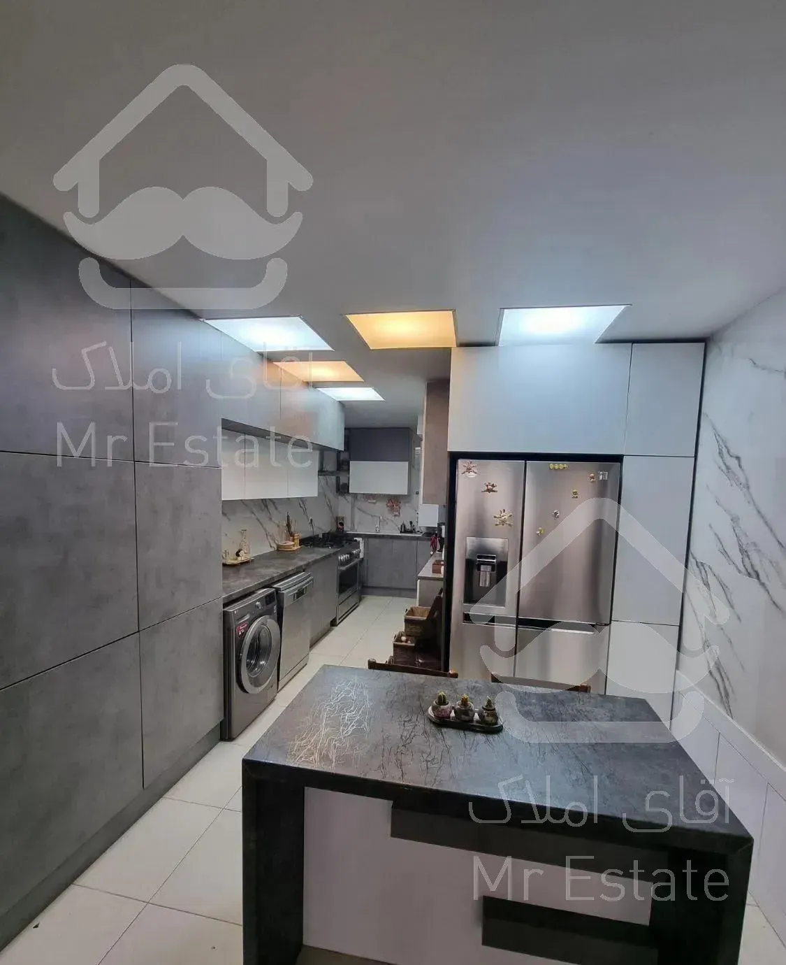 آپارتمان ۱۳۰ متری ۳ خوابه  و شیک