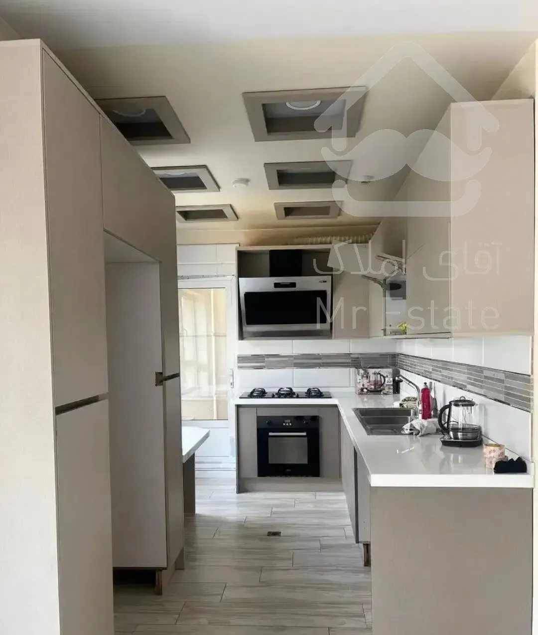 ۹۳ متر / سرمایه‌گذاری/سالن پرده‌خور/ نقدینگی ۸۴۰۰