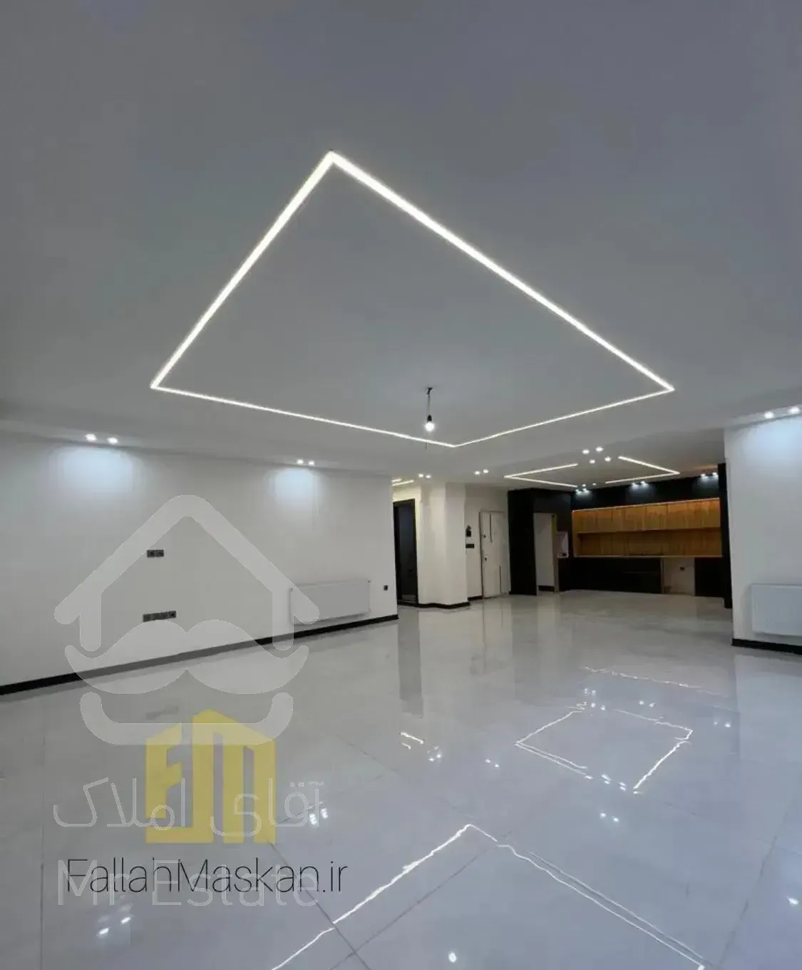 نزدیک استخر لاهیجان/متریال و نقشه بی‌نقص/سندتک‌برگ