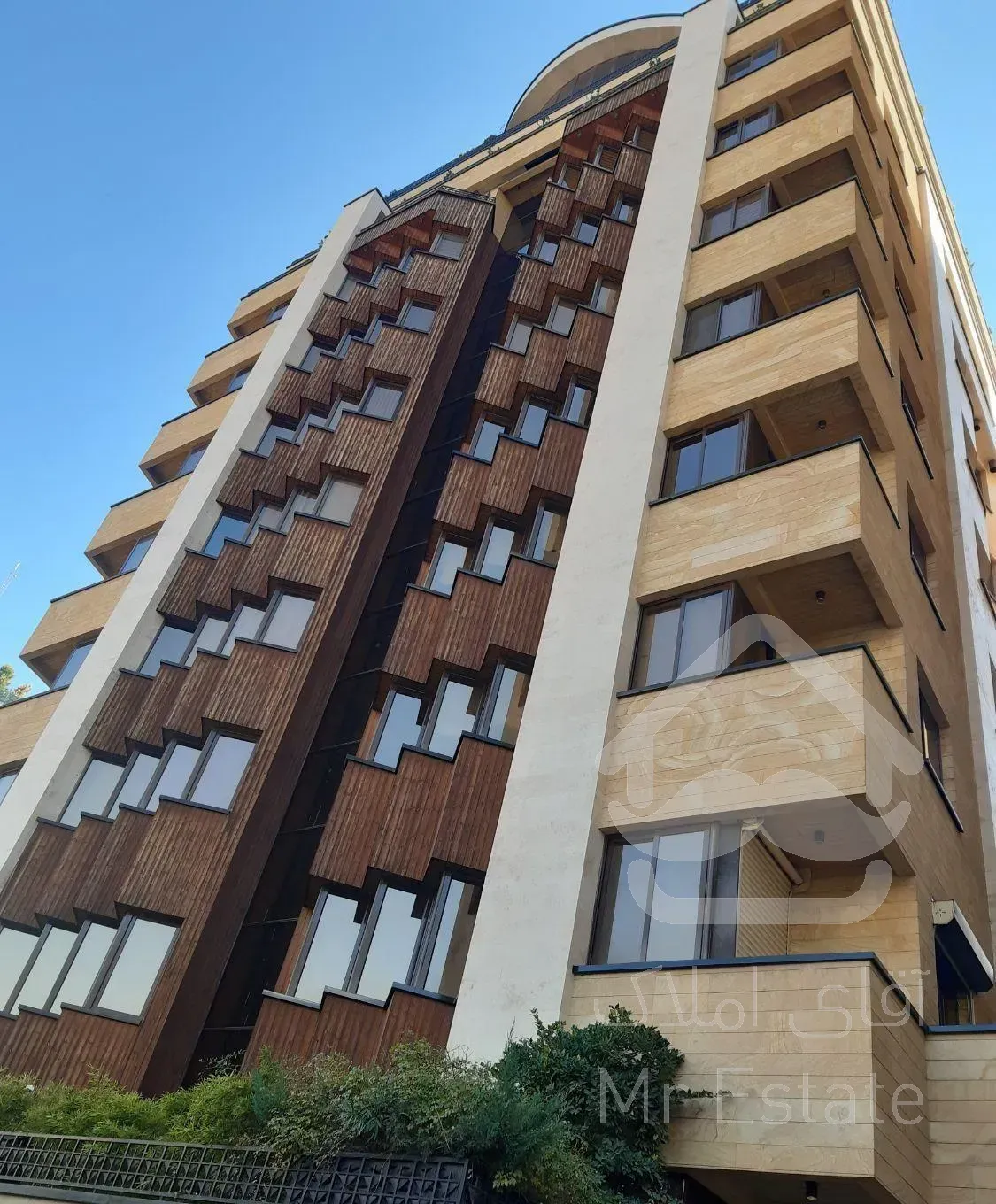 فروش آپارتمان ۱۷۰ متری ۳ خوابه در امانیه