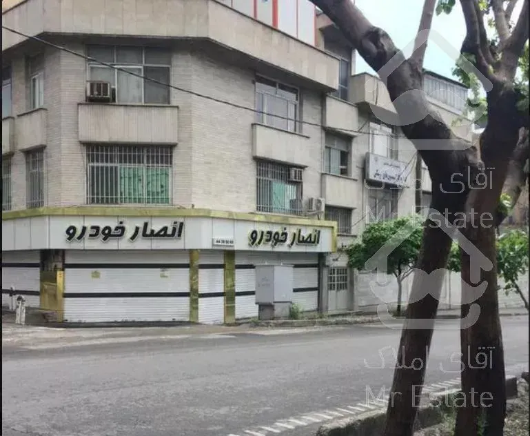 143 متر سند تجاری / گذر شلوغ / بر  اصلی / فرصت استثنایی