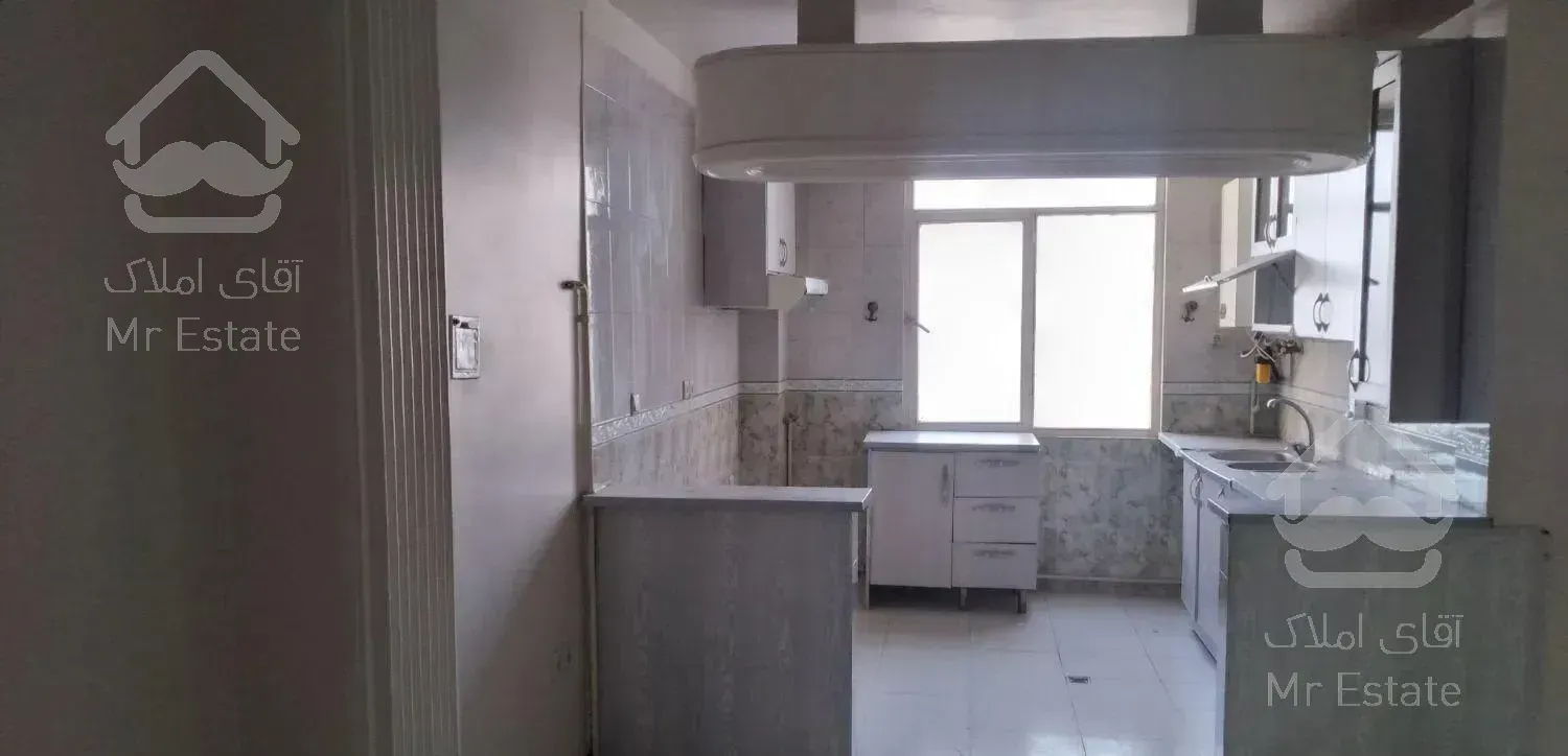 ۸۱متر ۲خواب سرسبیل. بالکن.انب