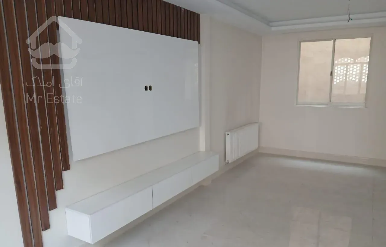 ۱۰۶ متر/دو خواب/پارکینگ/ تک واحدی