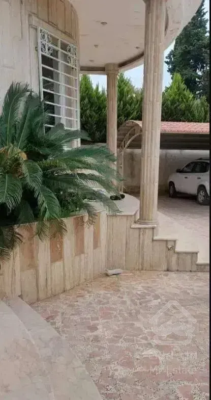 رهن و اجاره واحد 110 متری بلوار معلم