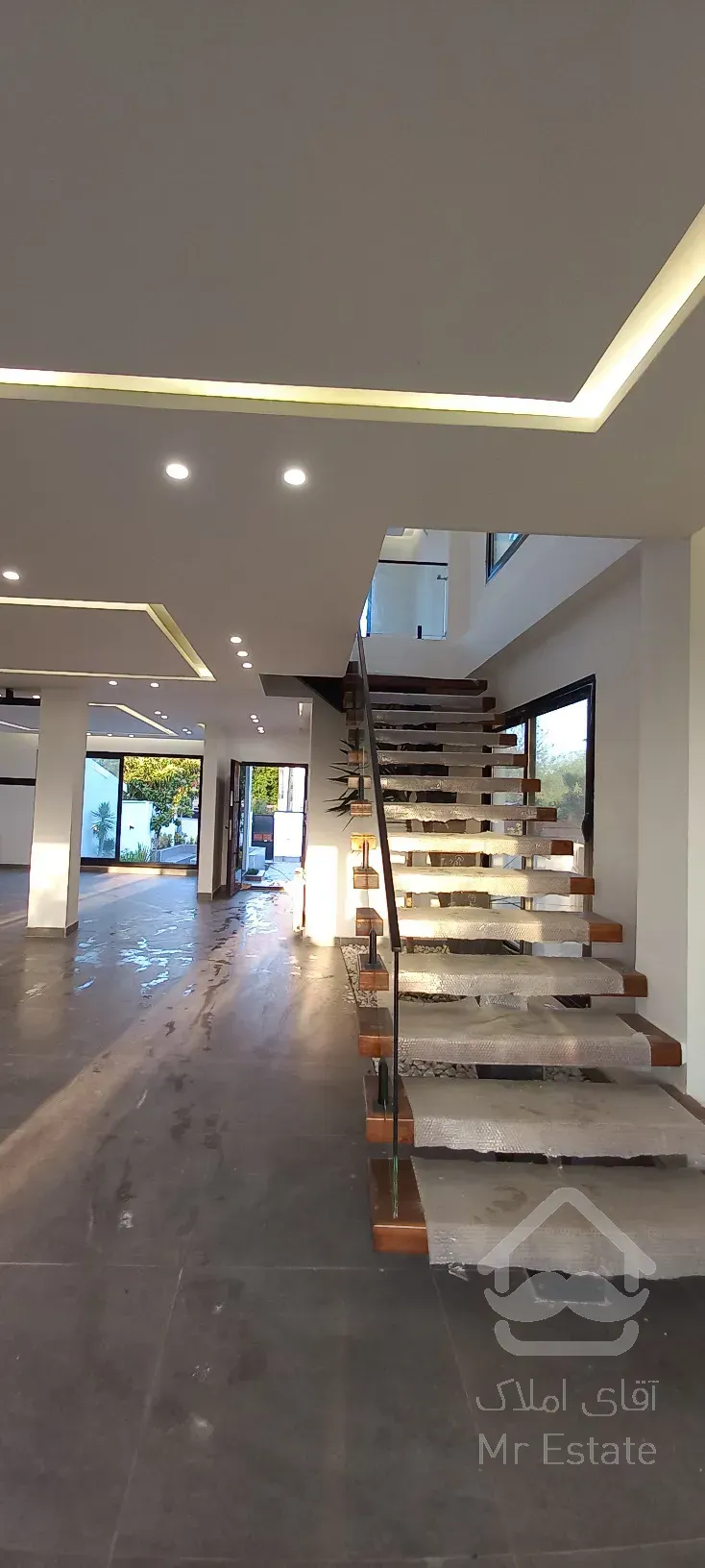 فروش ویلا لاکچری مدرن استخر دار با جکوزی تنکابن شهرکی خصوصی