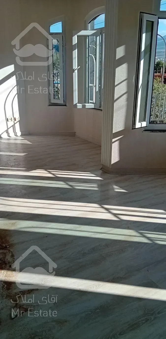 نصاب،پارکت و کاغذ دیواری