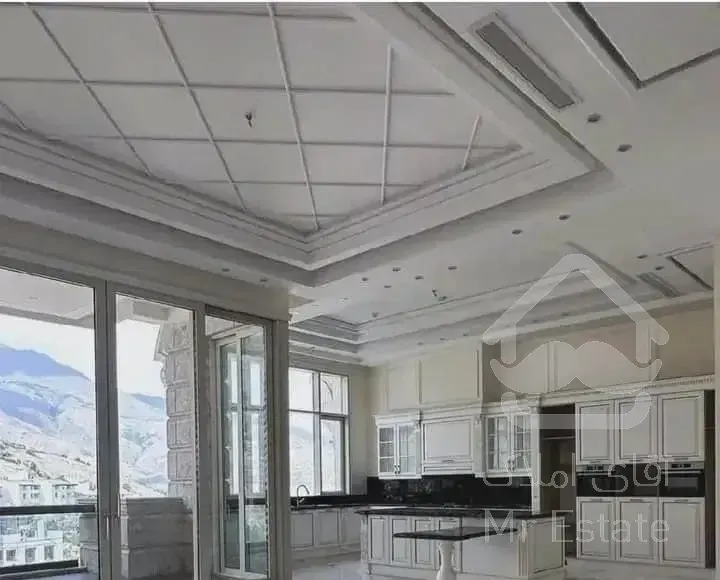 ۱۲۲ متر/ تک واحدی /آکواریوم/ ۳ پارکینگ