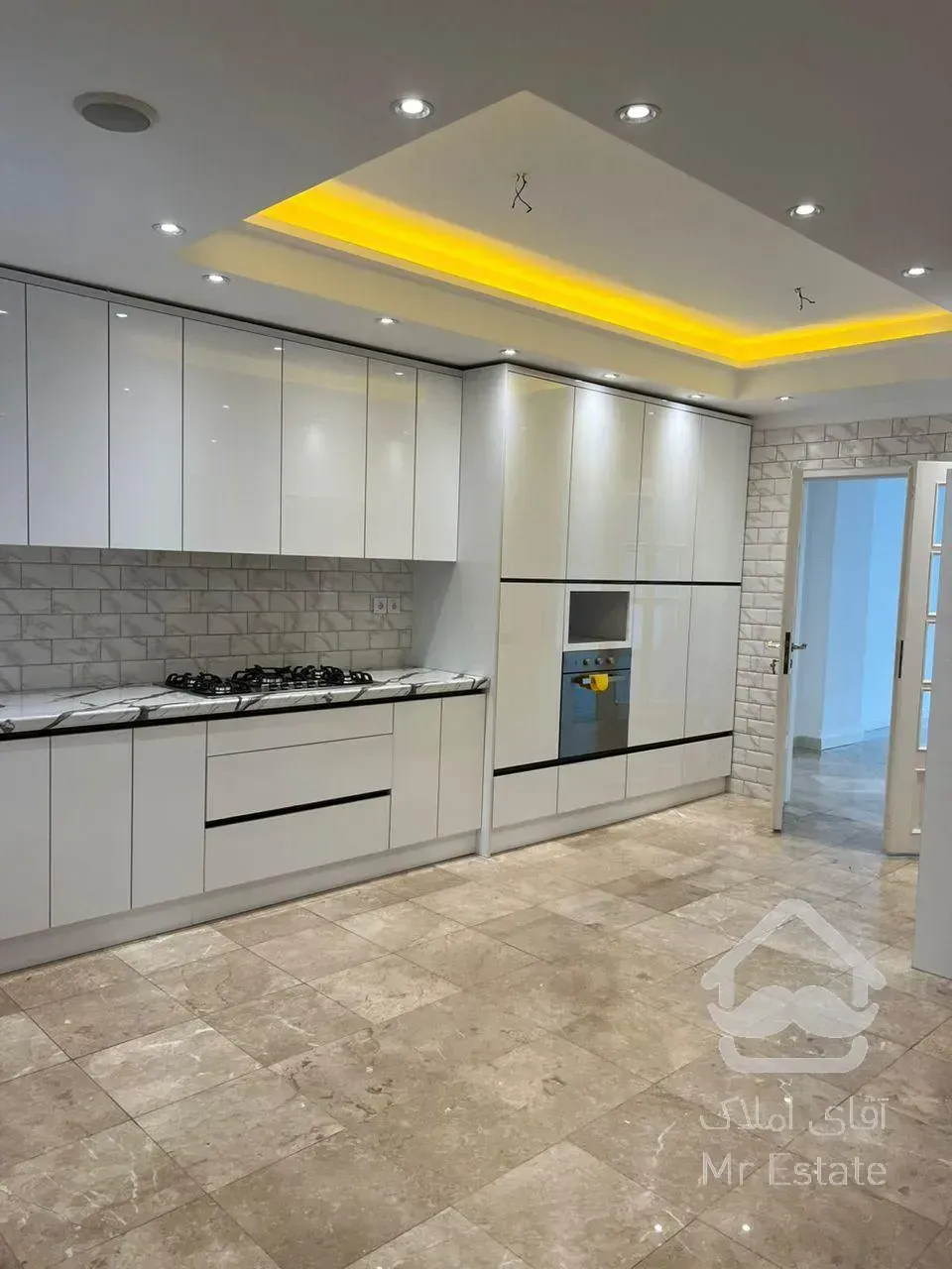 آپارتمان ۲۳۰ متری برای اجاره در آجودانیه