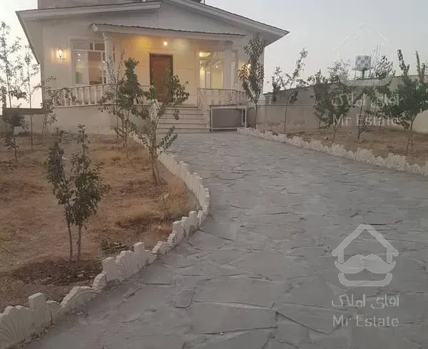 ویلا باغ ۶۰۰متری زیر بنا ۱۵۰متری