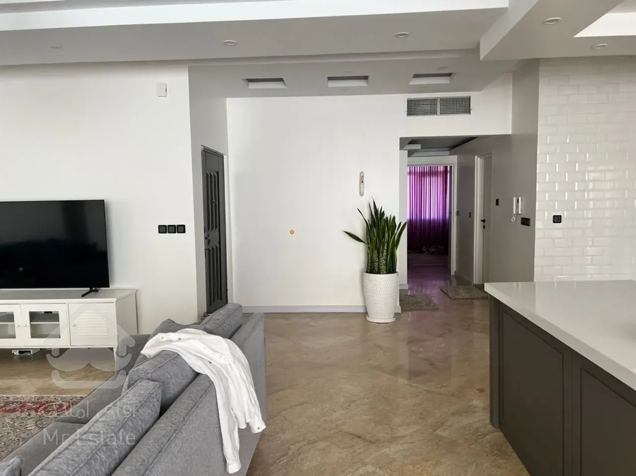 فروش آپارتمان ۸۰ متری ۲ خوابه نما تراورتن سالن پرده خور در فردوس