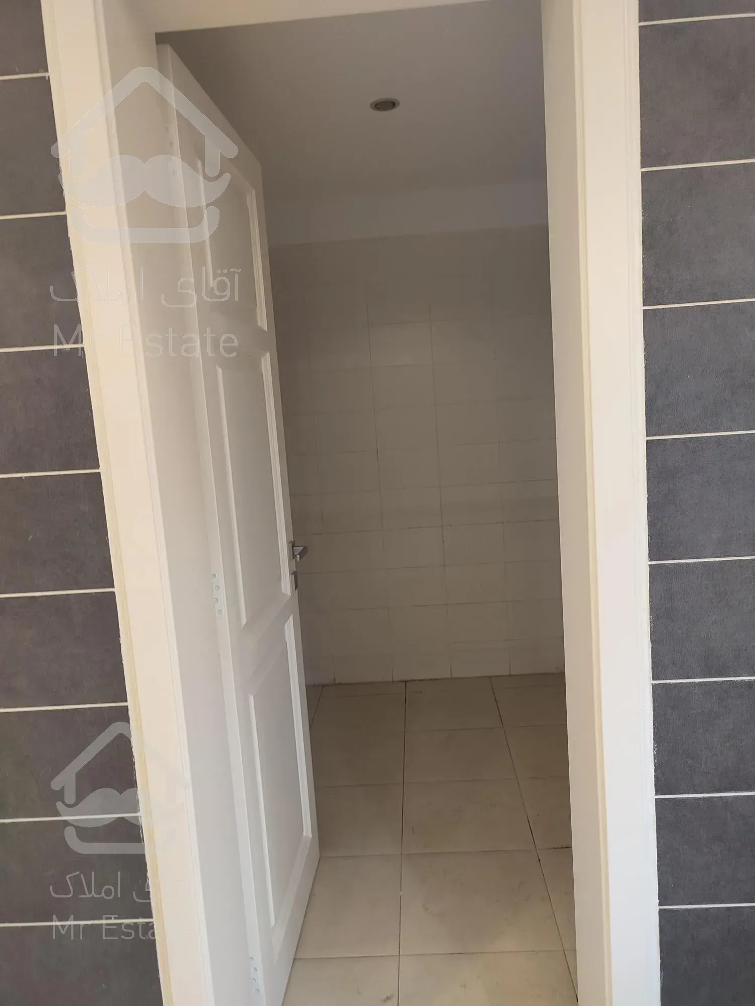 زعفرانیه/۲۳۲متر/۲پارکینگ سندی/مناسب سرمایه گذاری (راد)