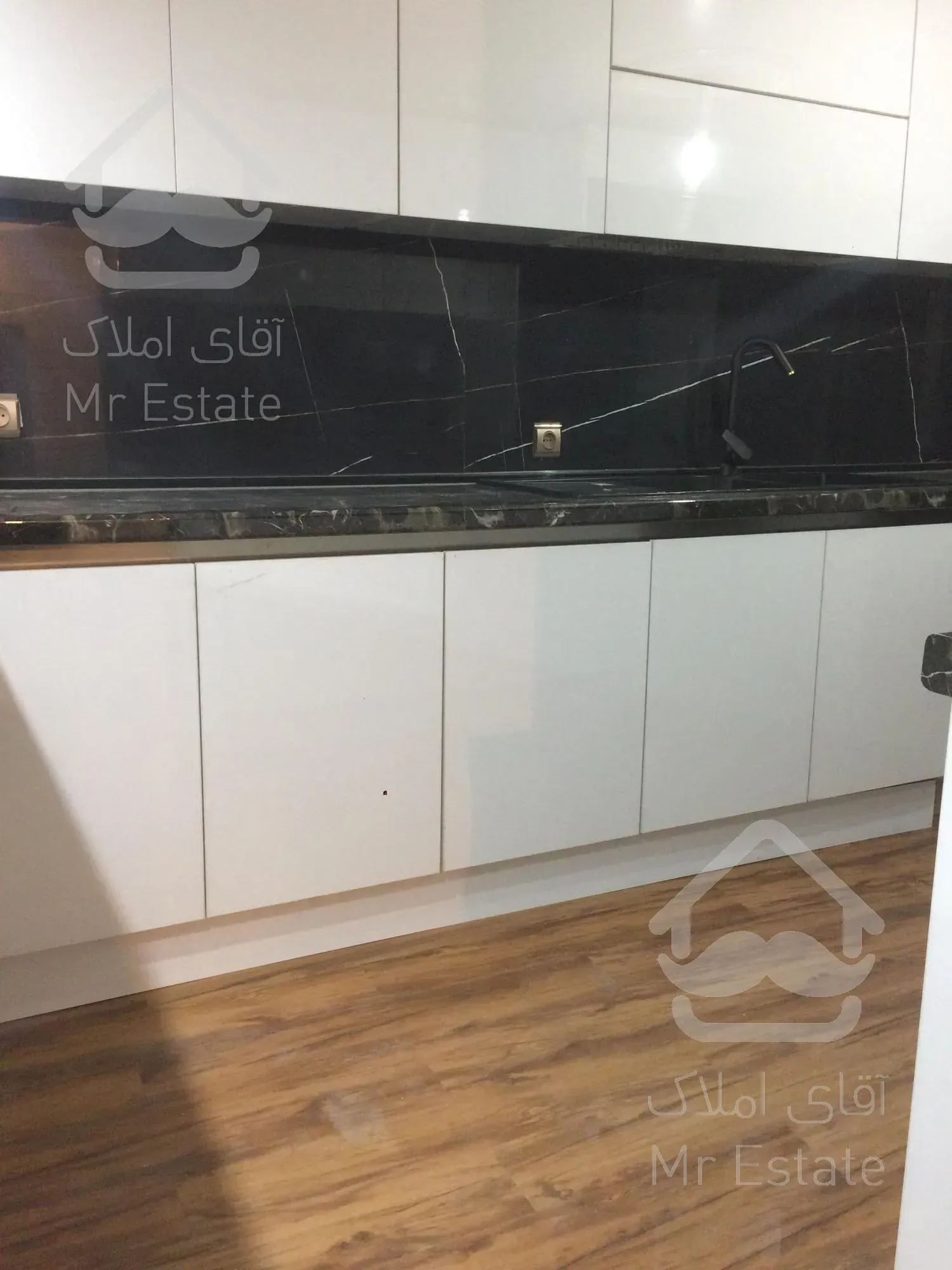 ۱۰۰متر تک واحدی صادقیه فردوس شرق زیر قیمت