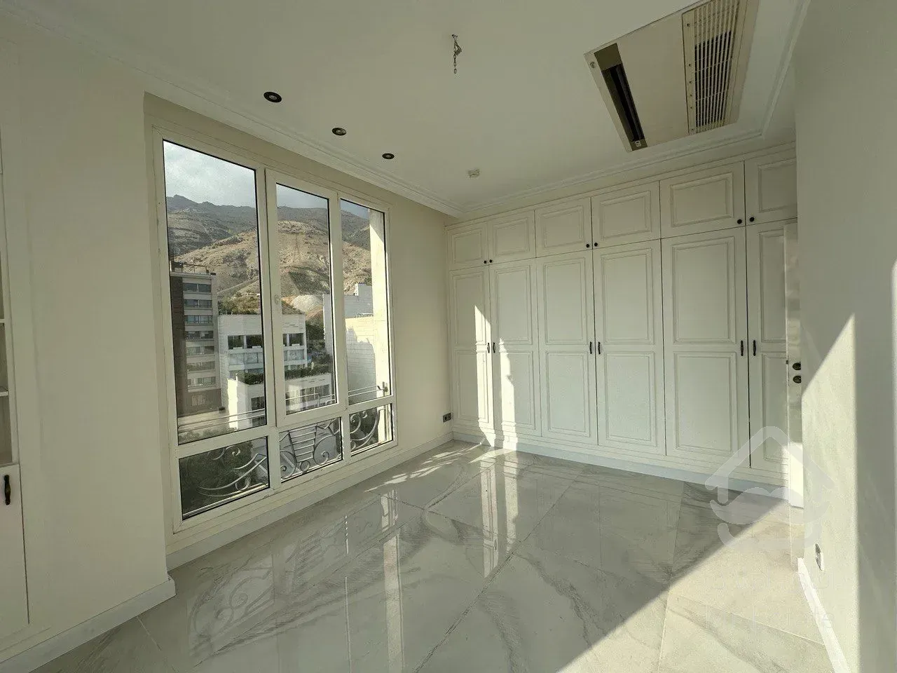 فروش اپارتمان 180 متری زعفرانیه