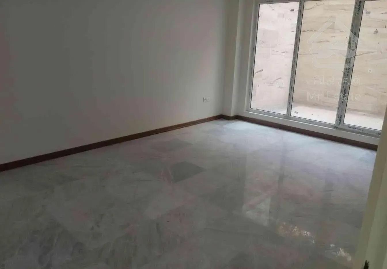 110متر طبقه همکف-سعادت آباد بر اصلی