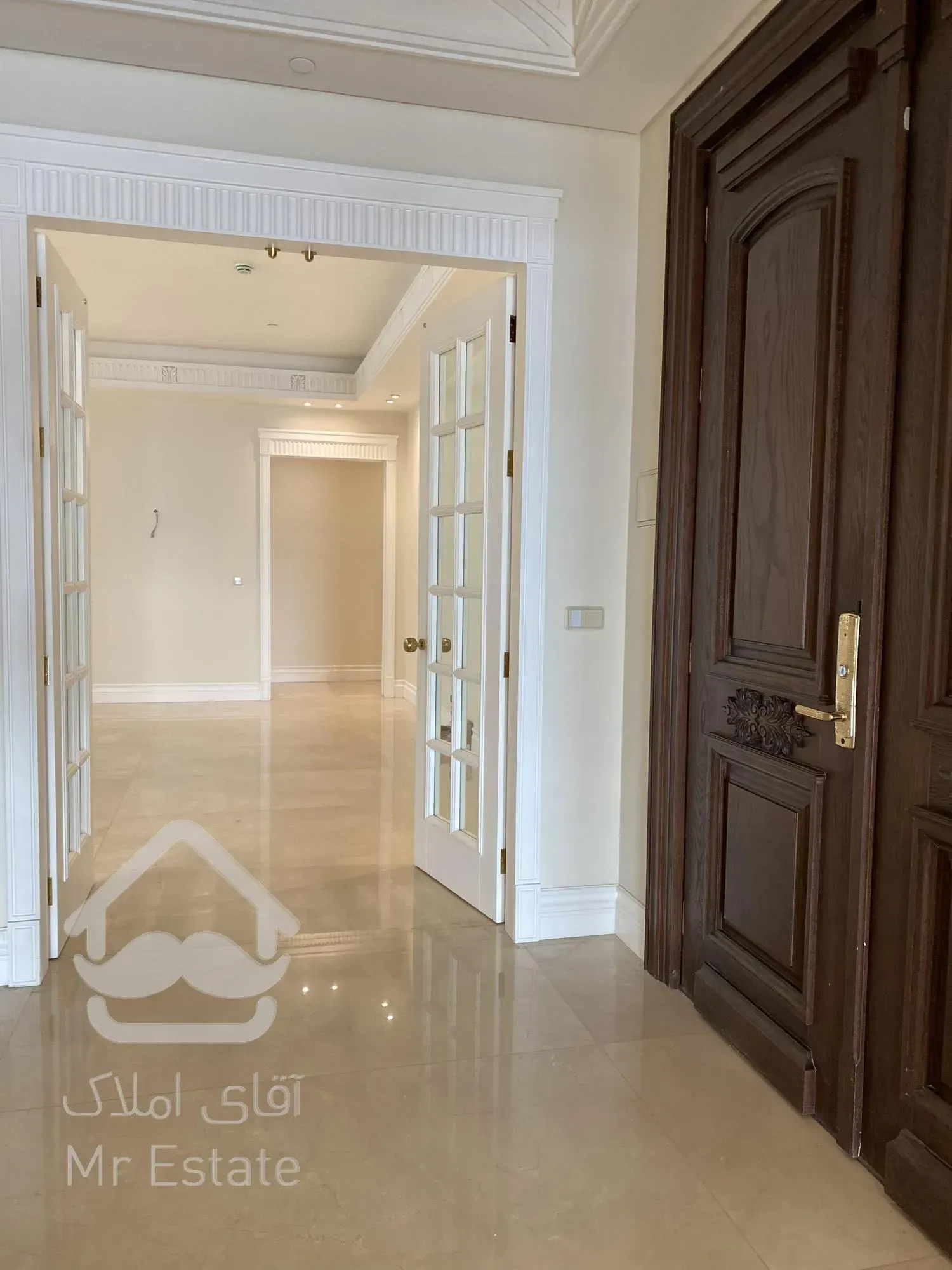 فرشته فروش ۶۰۰ متر تکواحدی با ۹۵ متر تراس