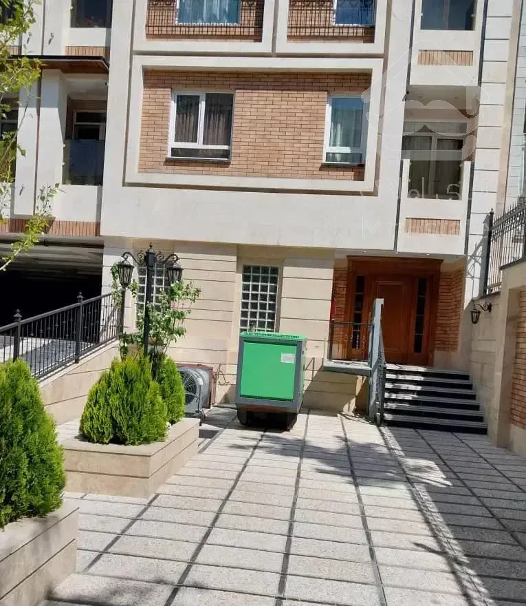 ۸۳متر فول ۲سال ساخت