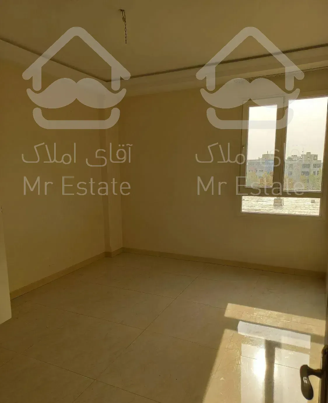 ۱۲۱ متر، دو خواب، یک خواب مستر