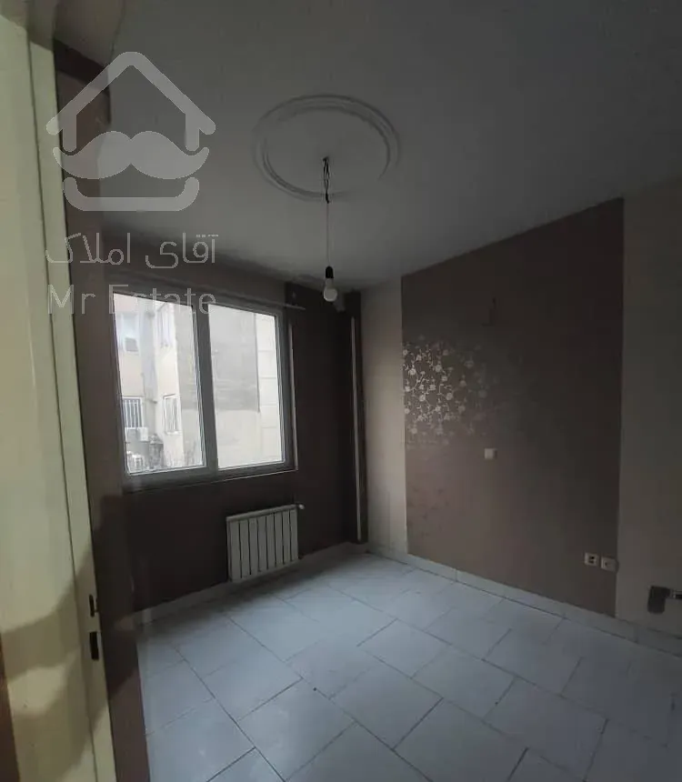 واحد ۴۲متری در خیابان معلم