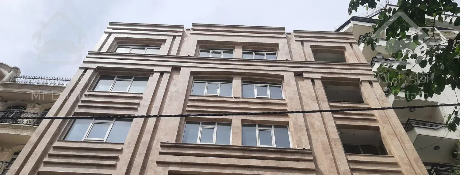 نیاوران-کاشانک۱۴۱متر۲خواب*ویو و لابی*تراس*دنج