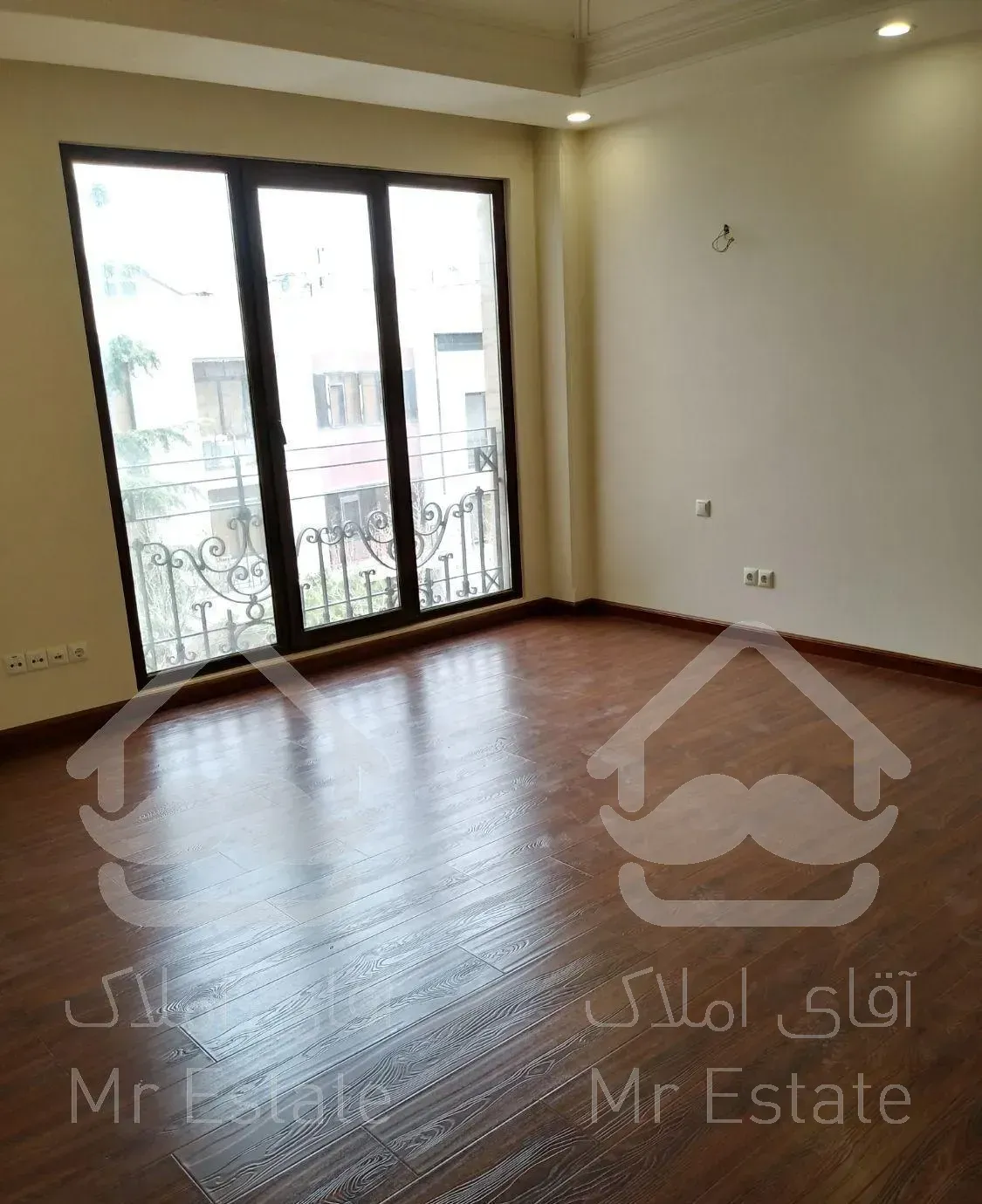 150 متر / قلب دروس / غرق نور / ورودی مجلل