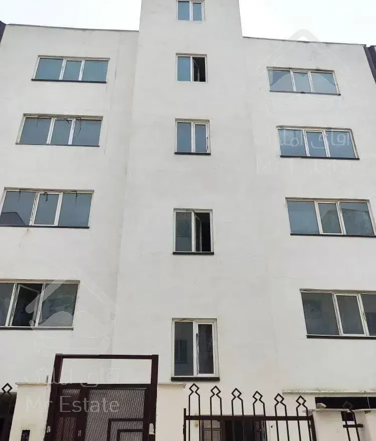 ۹۸ متر در شرق تهران