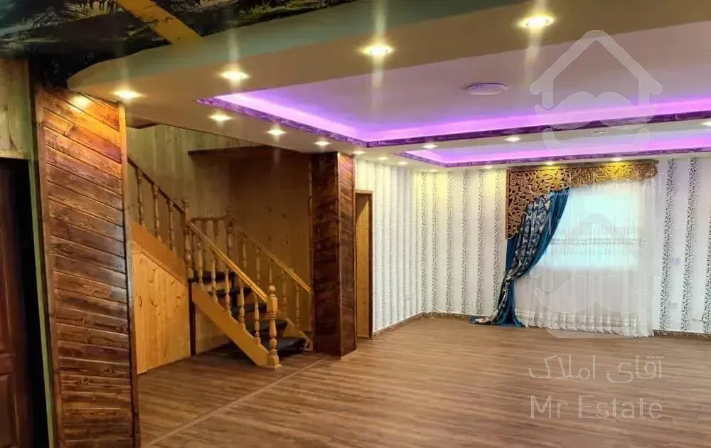 سیصد متری سند دار