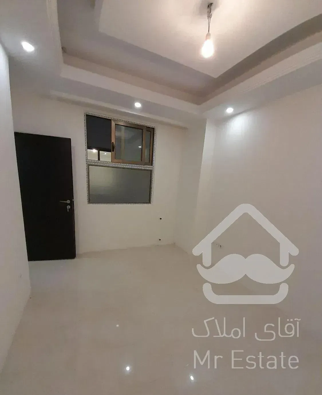 ۱۴۰متر/۳خواب/دارای پاسیو اختصاصی/واحد سازنده