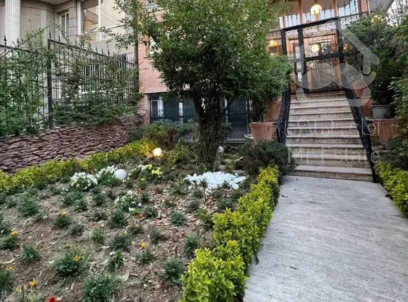 فروش آپارتمان ۱۹۰ متری ۳ خوابه در نیاوران