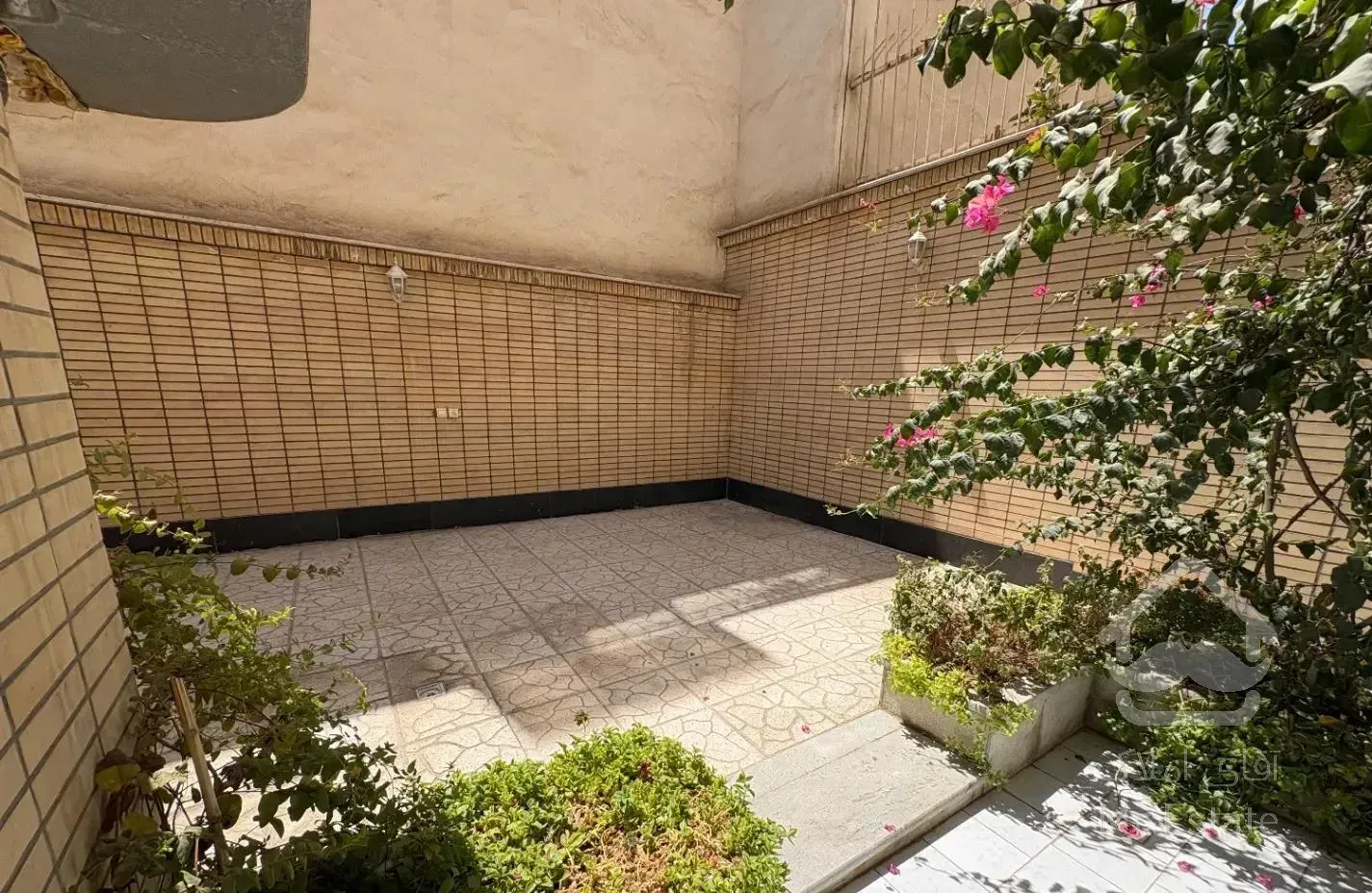 ۷۰متر / همکف حیاط اختصاصی/ تک خواب/رباط سوم