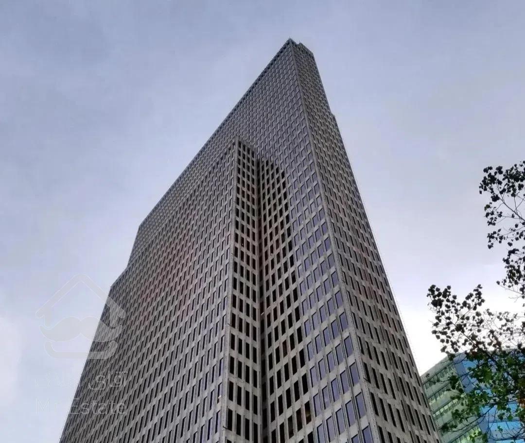 ۱۳۰متر/۳خواب/  منطقه