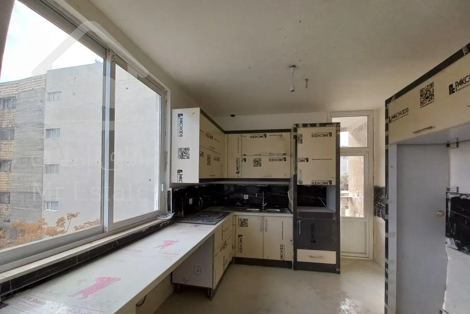 آپارتمان ۱۰۰متری اوایل شهرستانی