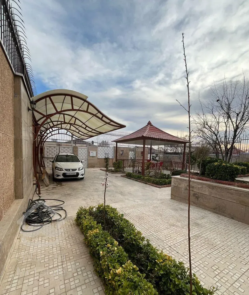 فروش باغ ویلا / در منطقه اعیان نشین