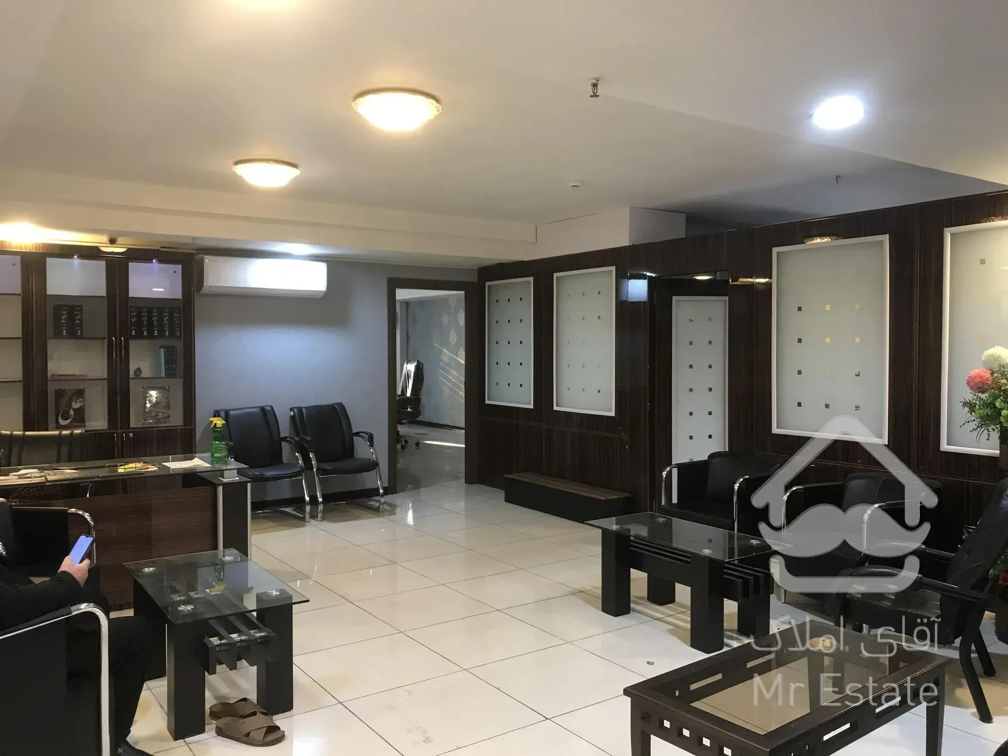 ٩٠متر سند اداري رهن و اجاره بر صادقيه