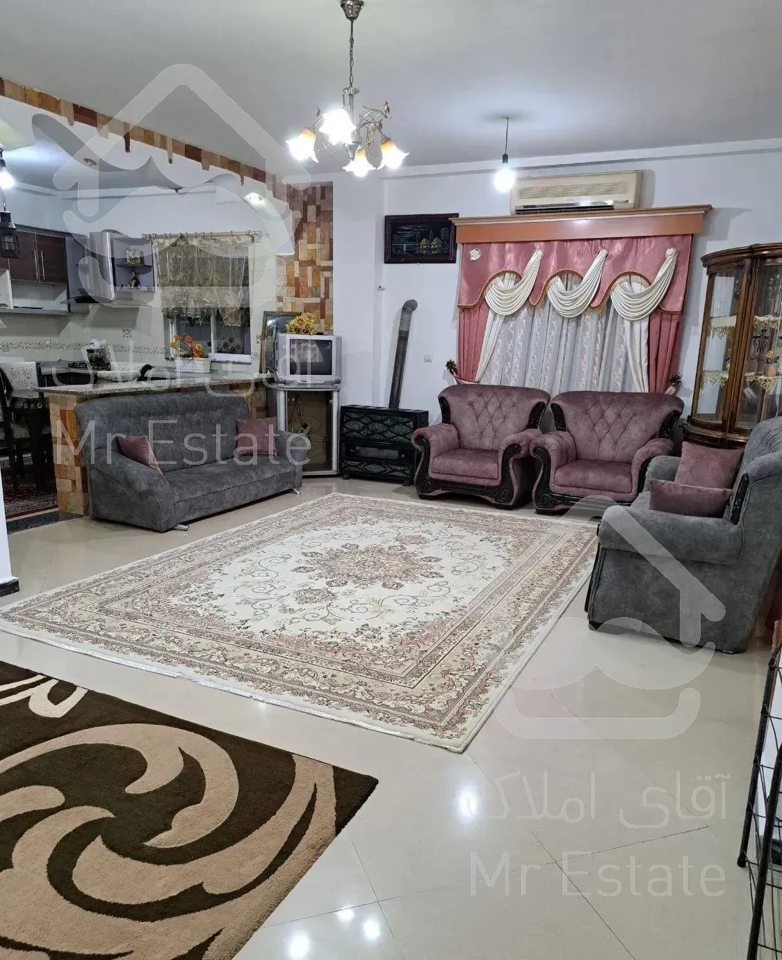 دوخوابه تمیز با پارکینگ سر پوشیده