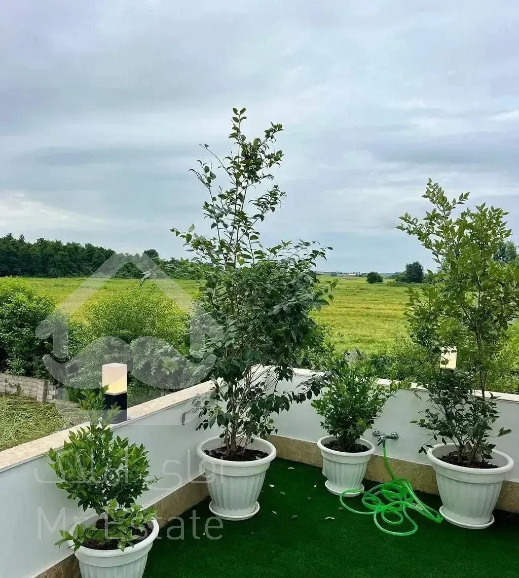 تنها نیم پیلوت استخر دار رنج ۳م منطقه