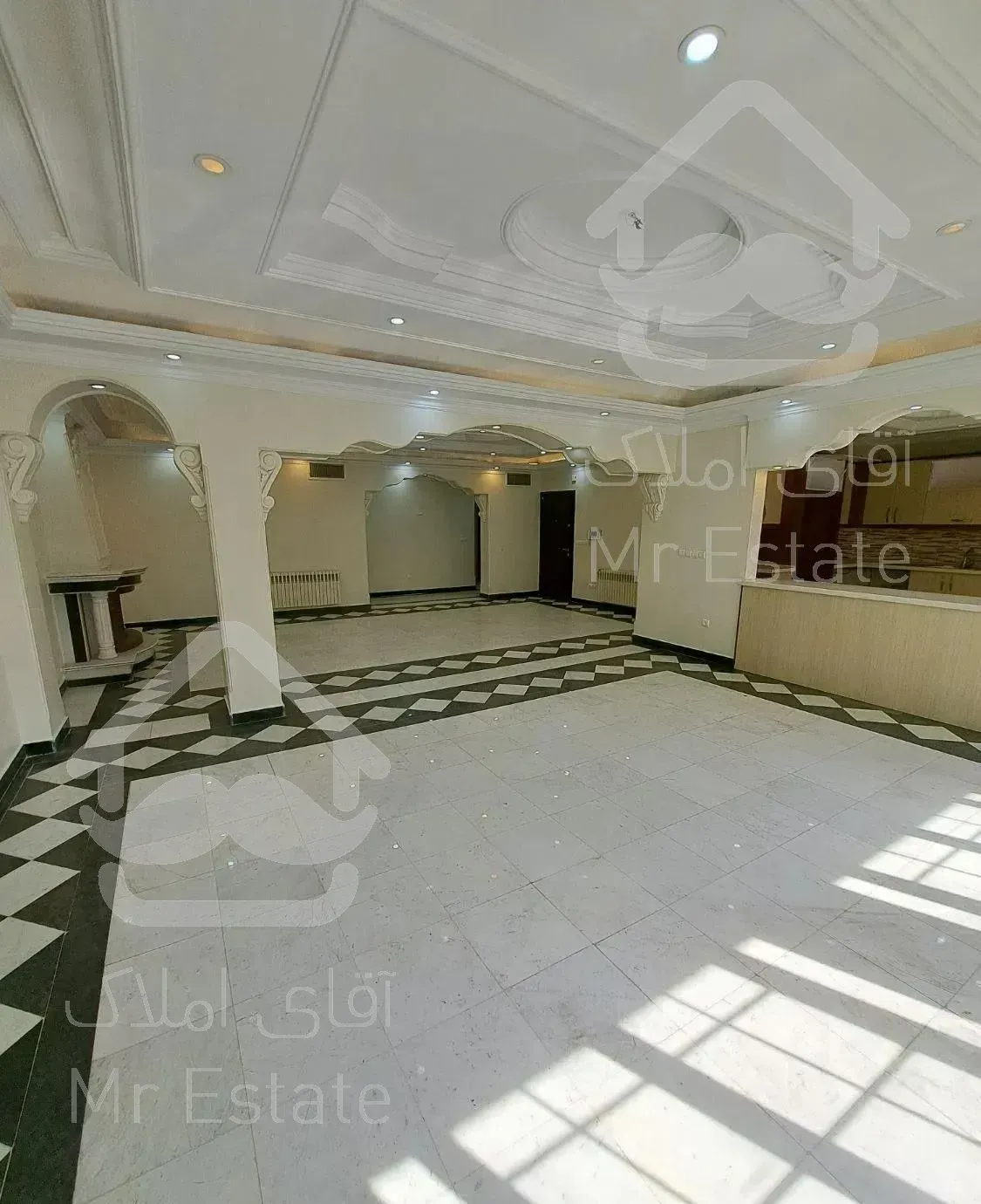 آ پارتمان خیلی تمیز وشیک در کاشانی گلستانها