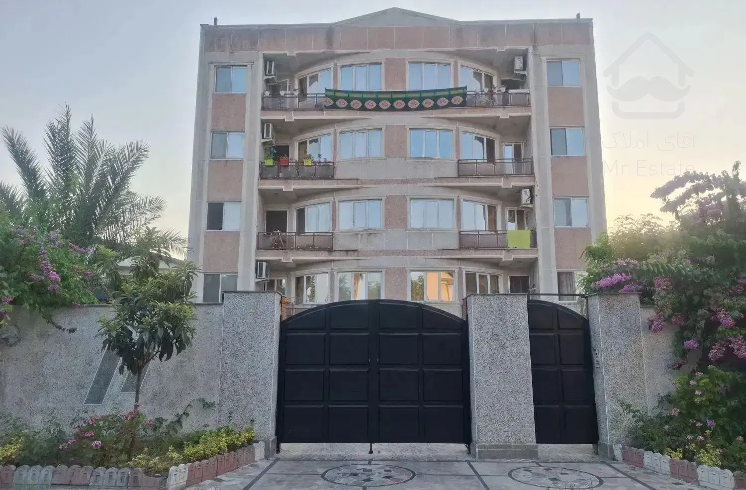 واحد99 متر دوخواب طبقه2 تراس بی نظیر سند تک برگ