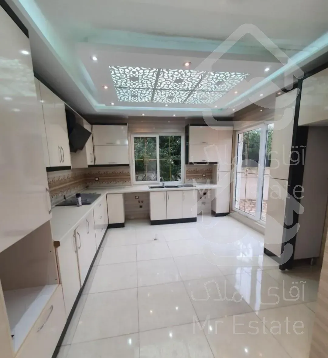 فروش ویلایی مدرن و ساحلی ۷۰۰ متر رضوانشهر