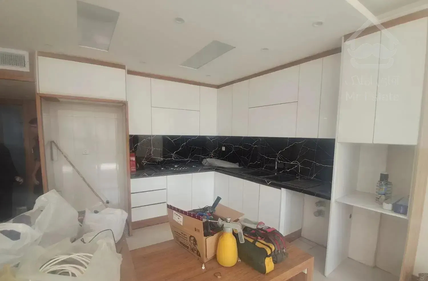 واحد100متری دو خوابه/عروس دامادی/خ هشت بهشت