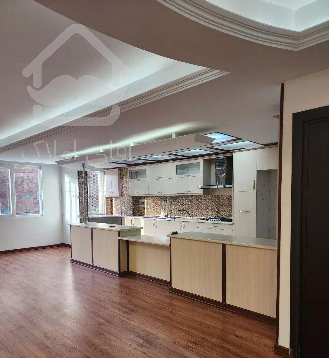 70 متر فول امکانات سالن پرده خور 4 ساله تراورتن