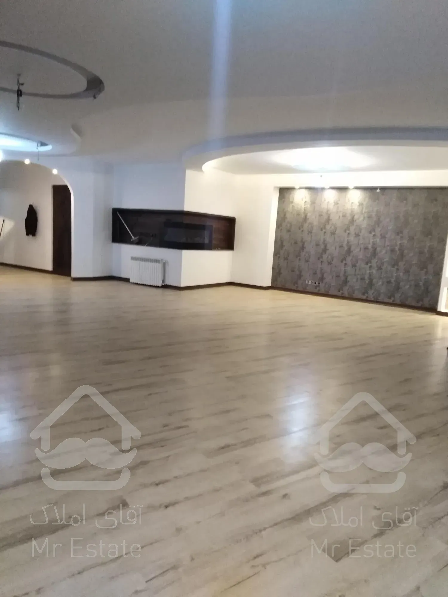 تکواحدی لوکس/۱۷۸متر بینظیر/سه نبش/کاشانی آلاله